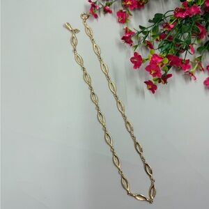 Sarah Coventry Signed Vintage Gold Leaf Necklace